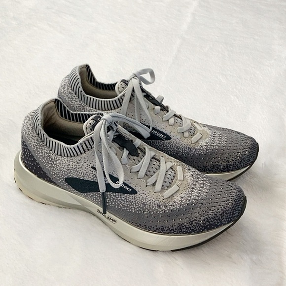 Brooks Shoes - Brooks Levitate 2 Running Athletic Tennis Shoes